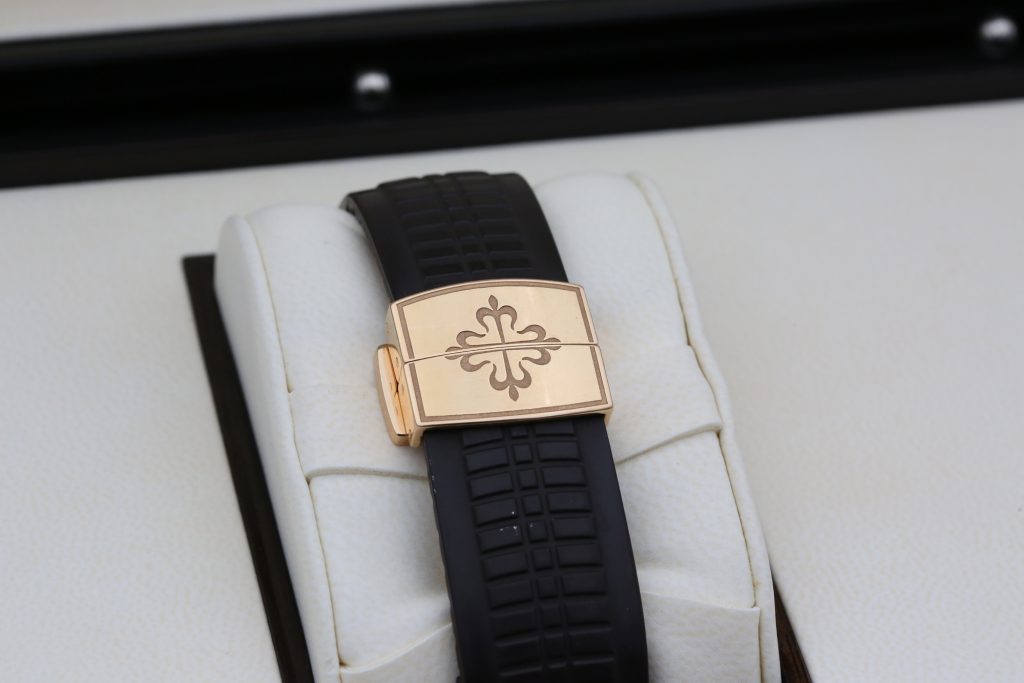 Patek Philippe 5167R-001 Chocolate AQUANAUT  40mm 2009
