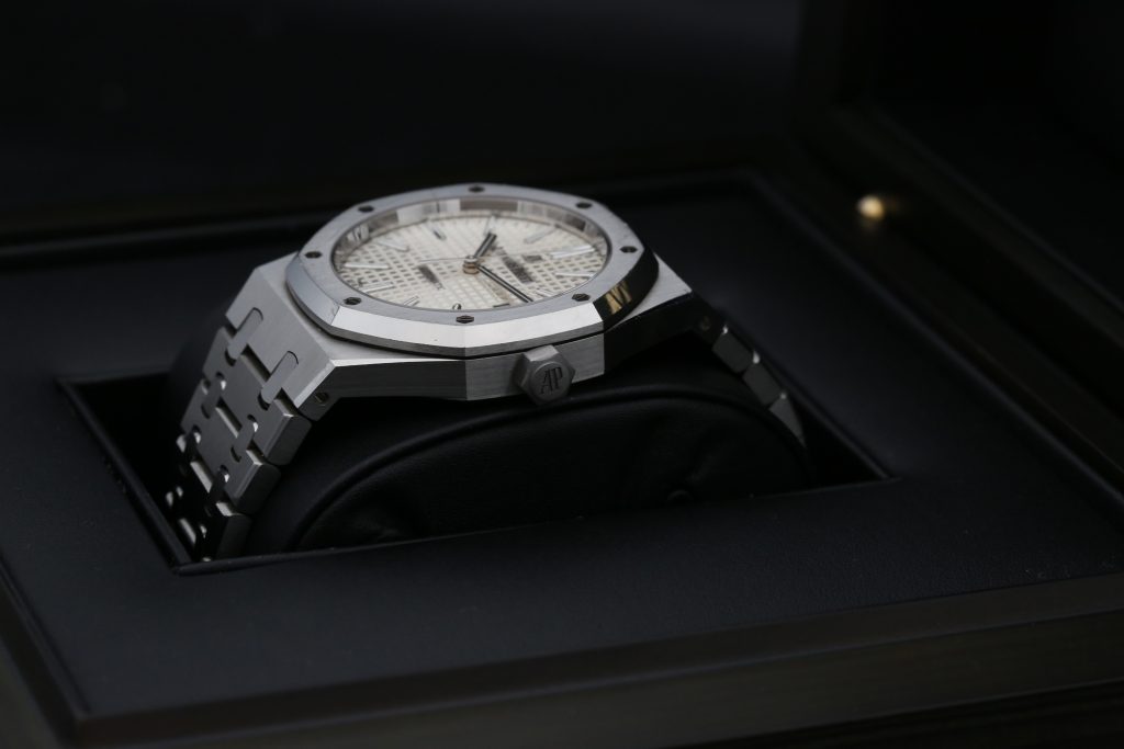 Audemars Piguet 15400ST.OO.1220ST.02.A White ROYAL OAK  41mm 2021