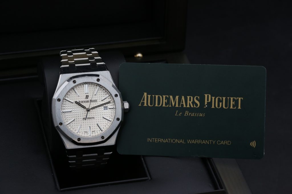 Audemars Piguet 15400ST.OO.1220ST.02.A White ROYAL OAK  41mm 2021