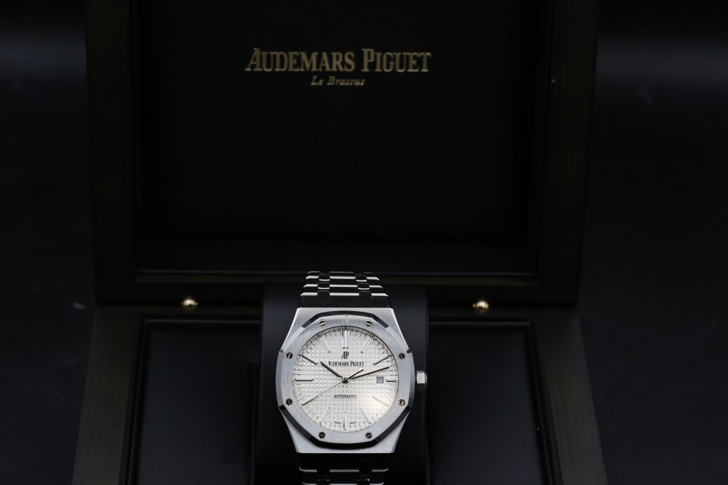 Audemars Piguet 15400ST.OO.1220ST.02.A White ROYAL OAK  41mm 2021