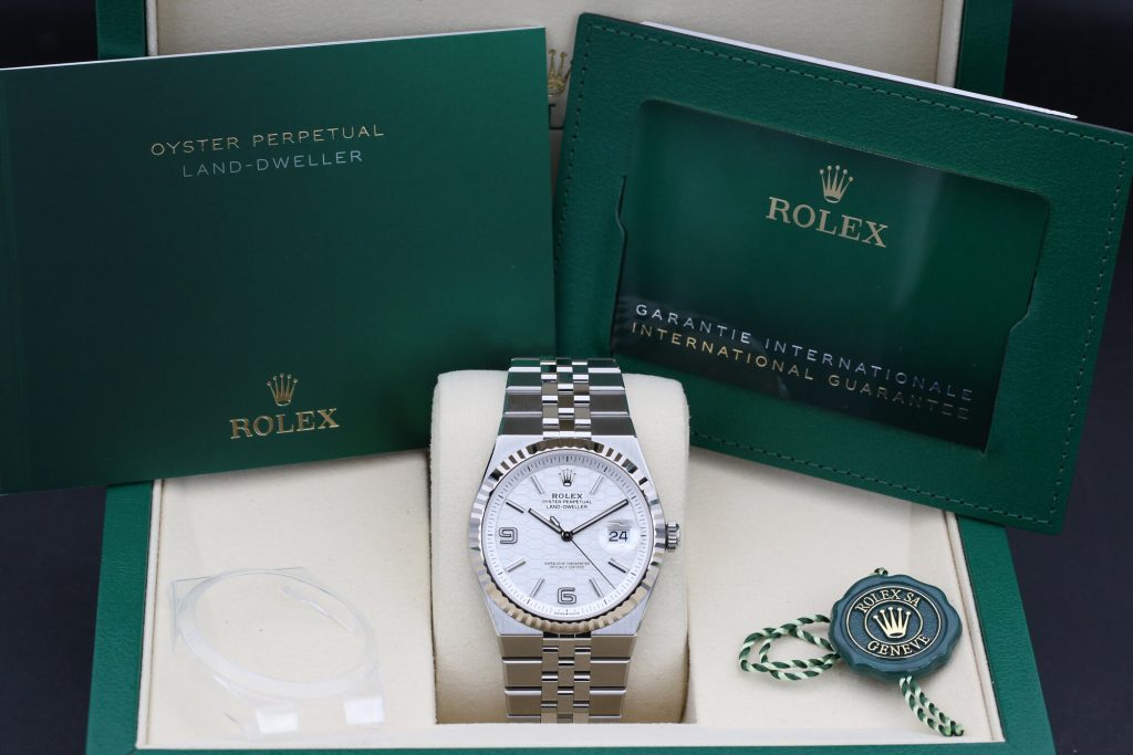 Rolex 127334 White LAND DWELLER  40mm 2025