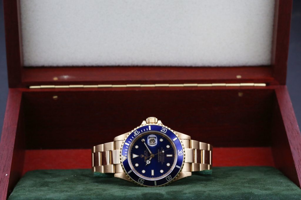 Rolex 16618 Blue SUBMARINER 40mm 1997