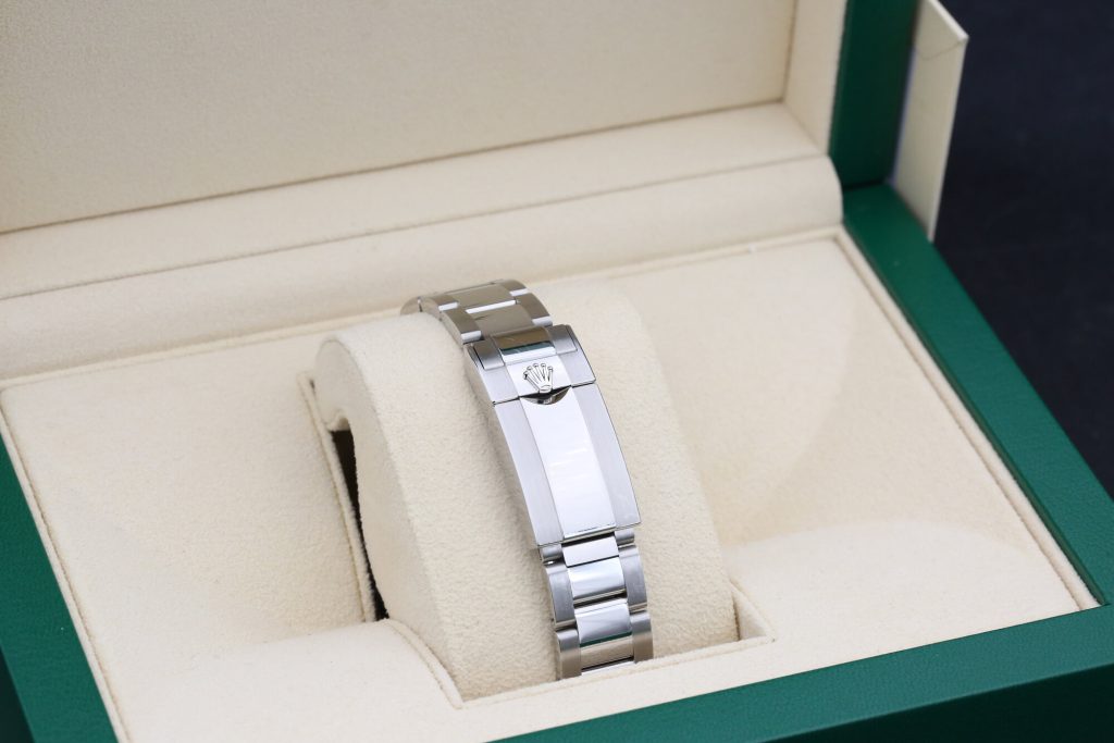 Rolex 126710GRNR Black GMT MASTER II 40mm 2024