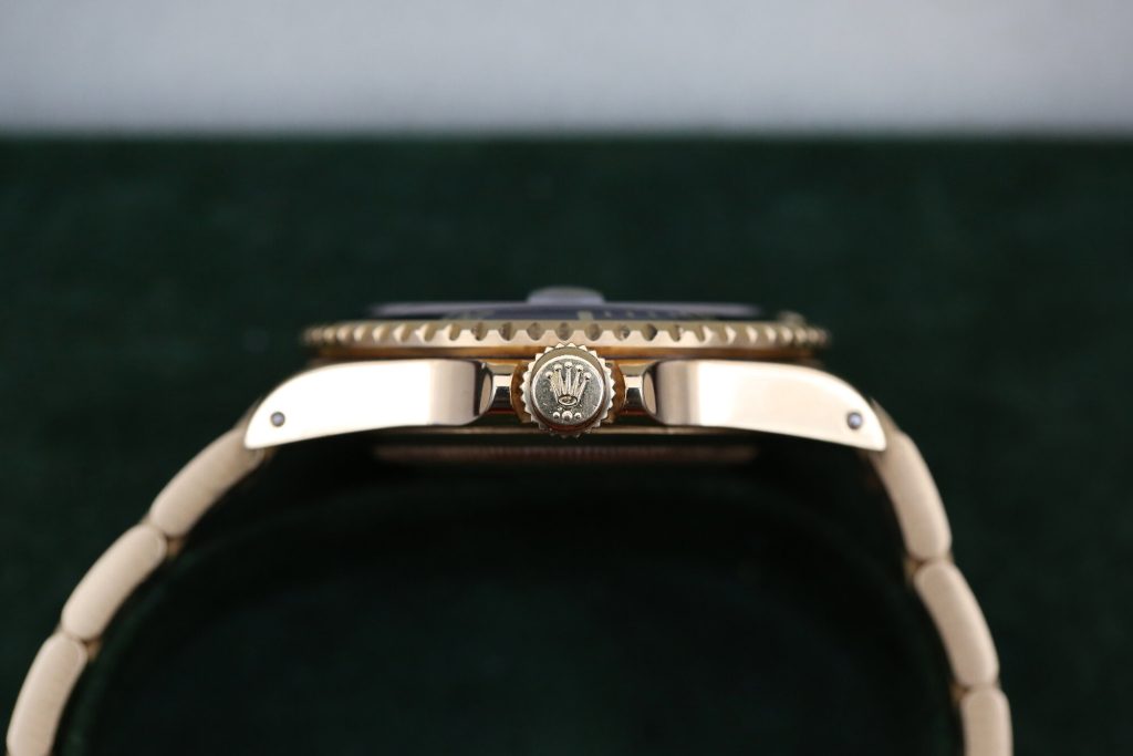 Rolex 16618 Blue SUBMARINER 40mm 1997