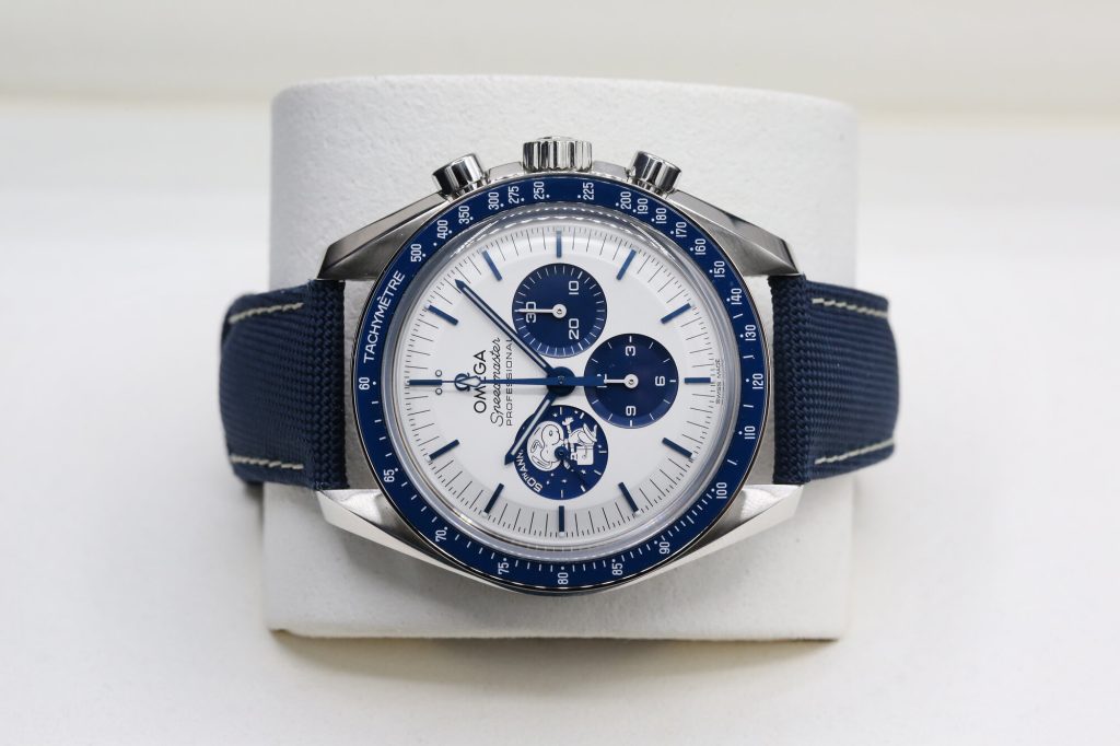 Omega 310.32.42.50.02.001 Silver SPEEDMASTER 42mm 2024 Snoopy
