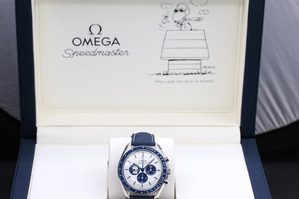 Omega 310.32.42.50.02.001 Silver SPEEDMASTER 42mm 2024 Snoopy