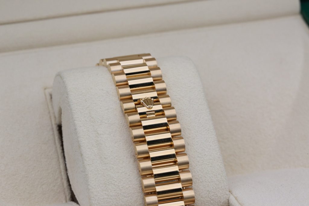 Rolex 228238 Champagne DAY-DATE 40mm 2021