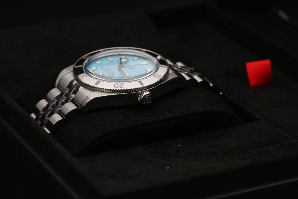 Tudor 79000 Lagoon BLACK BAY  37mm 2025