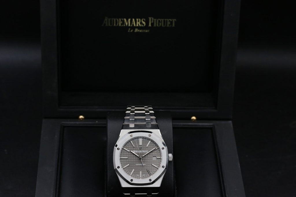 Audemars Piguet 15400ST.OO.1220ST.04 Grey ROYAL OAK  41mm 2019