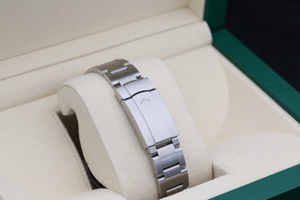 Rolex 124300 Red OYSTER PERPETUAL 41mm 2022