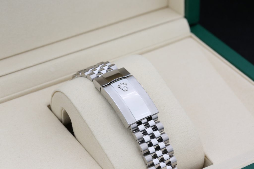 Rolex 126334 White Roman DATEJUST 41mm 2025