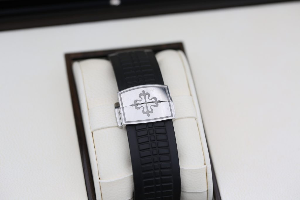 Patek Philippe 5167A-001 Charcoal Grey AQUANAUT 40mm 2020
