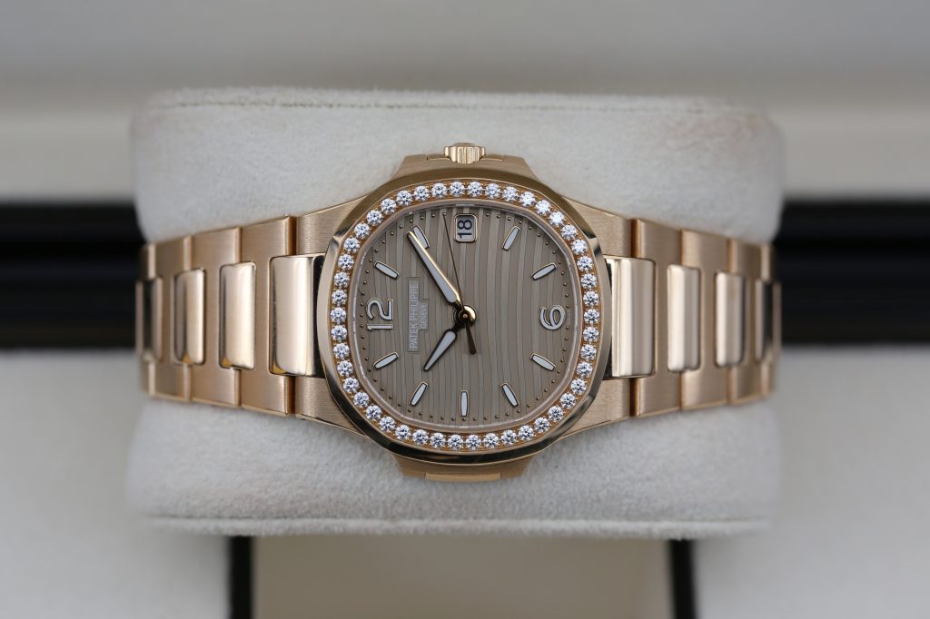 Patek Philippe 7010/1R-012 Gold NAUTILUS 32mm 2016