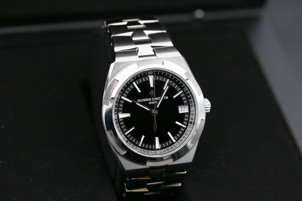 Vacheron Constantin 4520V/210A-B483 Black OVERSEAS 41mm 2024