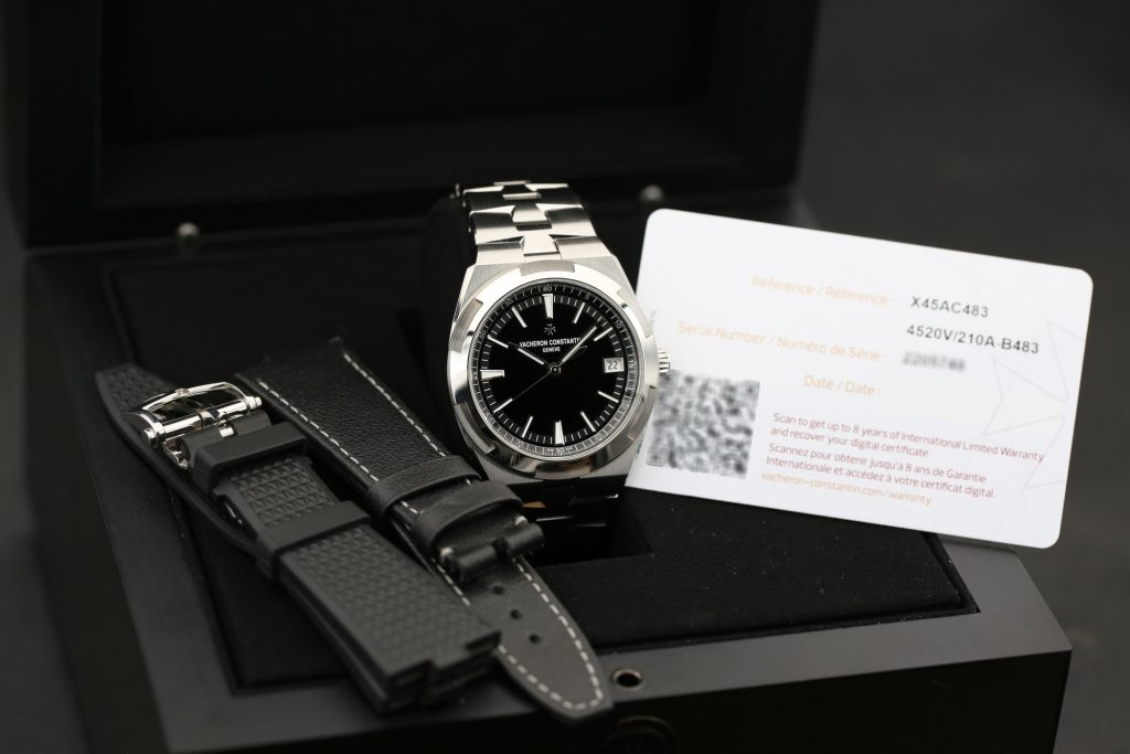 Vacheron Constantin 4520V/210A-B483 Black OVERSEAS 41mm 2024