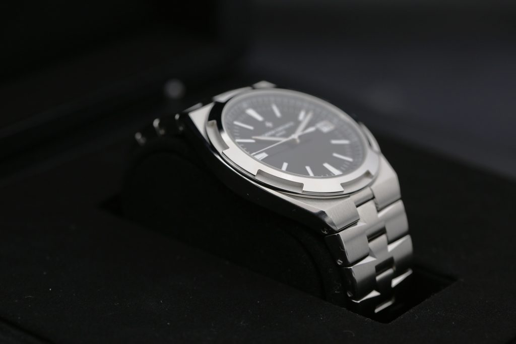 Vacheron Constantin 4520V/210A-B483 Black OVERSEAS 41mm 2024