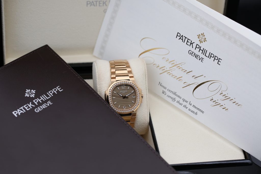 Patek Philippe 7010/1R-012 Gold NAUTILUS 32mm 2016