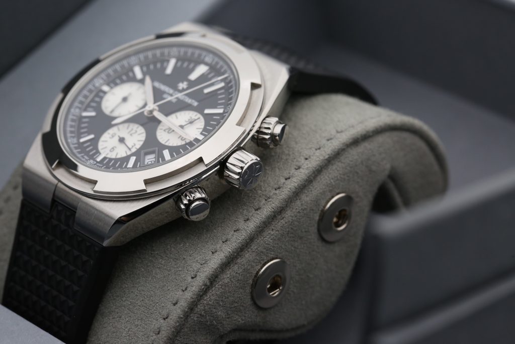 Vacheron Constantin 5520V/210A-B481 Black OVERSEAS  42.5mm 2025
