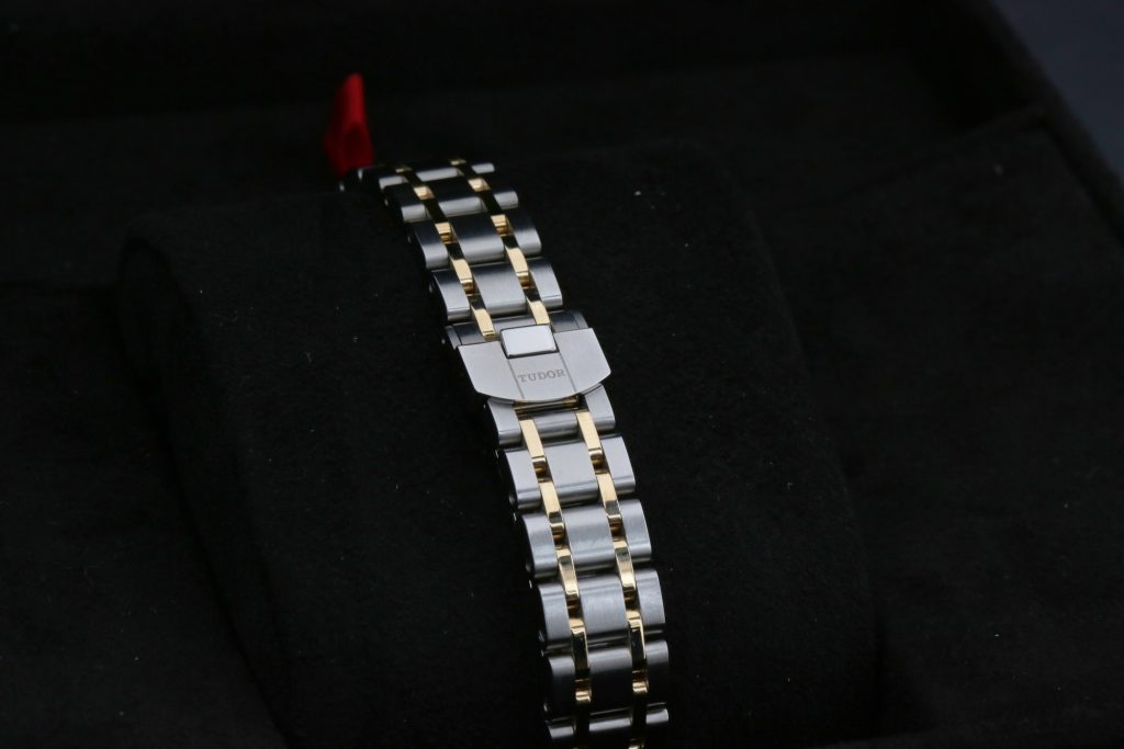 Tudor 28303 Silver ROYAL 28mm 2026