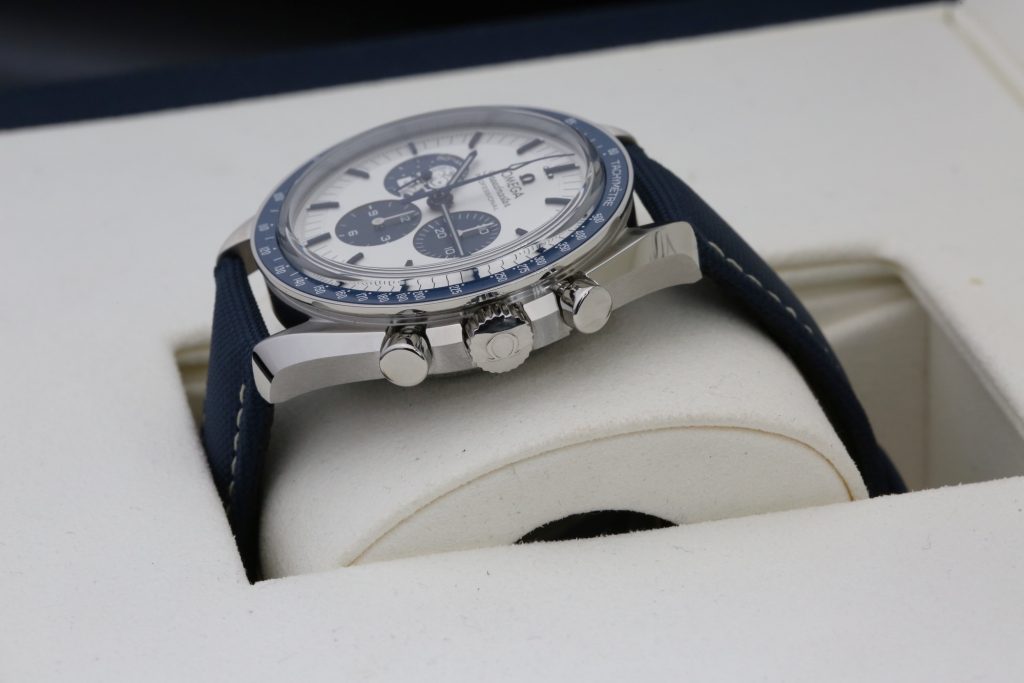 Omega 310.32.42.50.02.001 Snoopy SPEED MASTER SNOOPY 42mm 2026 Snoopy