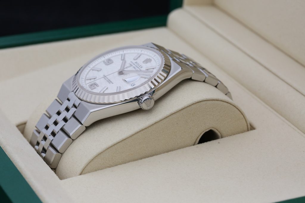 Rolex 127334 White LAND-DWELLER  40mm 2026