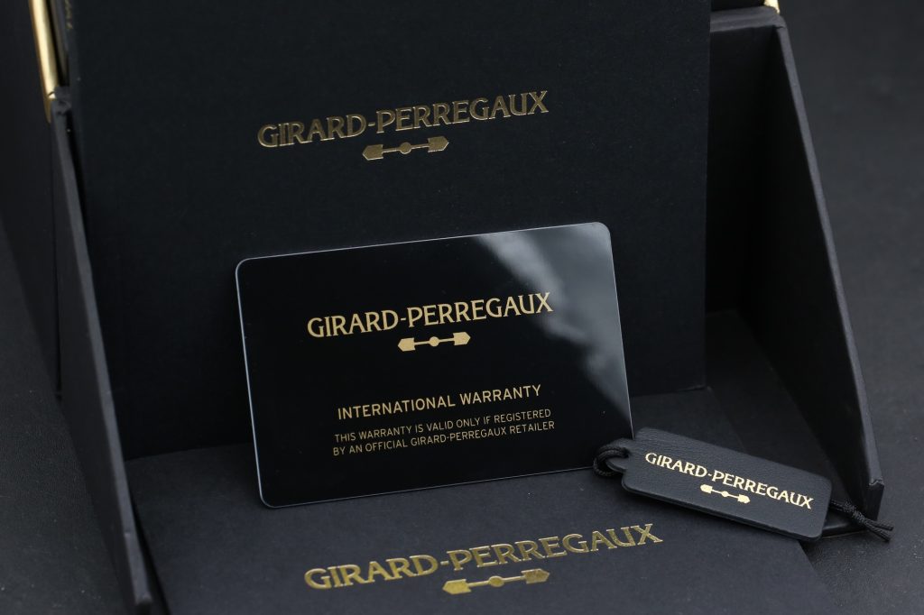 Girard Perregaux 81020-11-631-11A Black LAUREATO CHRONOGRAPH  42mm 2025
